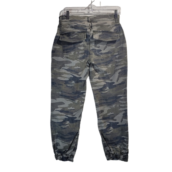 EXPRESS washed camo jeans, ankle high, good condition. - Picture 2 of 7